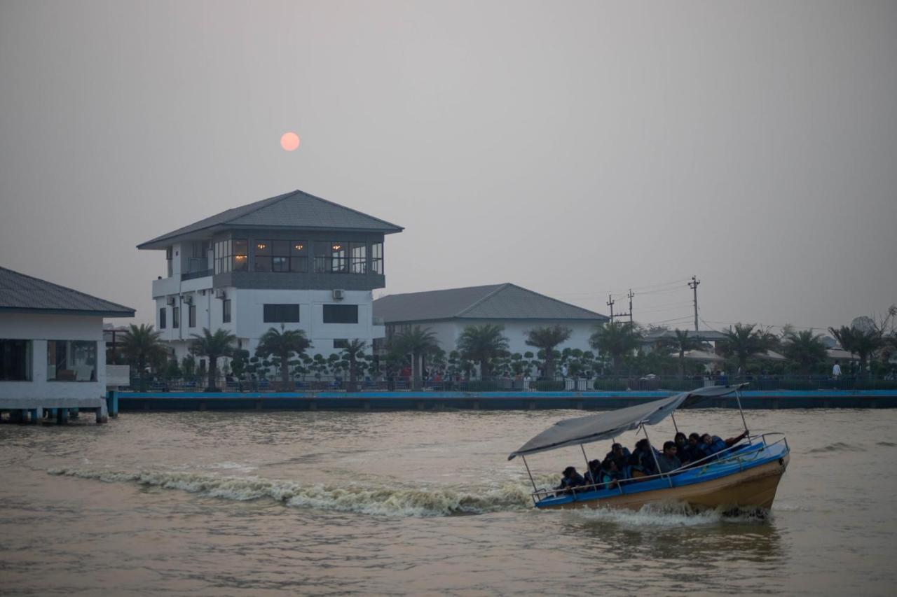 Lumbini Palace Resort Exterior foto